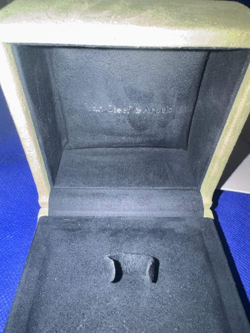 Van Cleef & Arpels 💯% Authentic luxury Green Velvety Jewelry or storage Box Set - Picture 3 of 12